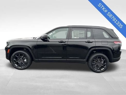 New 2025 Jeep Grand Cherokee Limited image 4