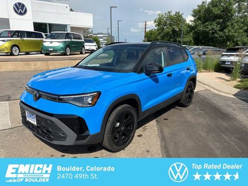 New 2025 Volkswagen Taos SE image 1