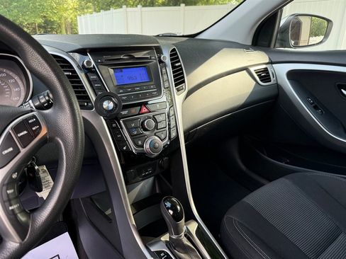 Used 2014 Hyundai Elantra GT FWD image 10