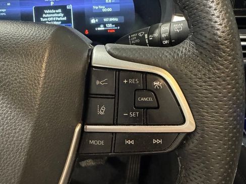 Used 2025 Toyota Sienna Platinum AWD/4WD image 16