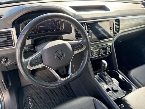 Certified 2023 Volkswagen Atlas Cross Sport SE w/ Black Wheel Package image 22