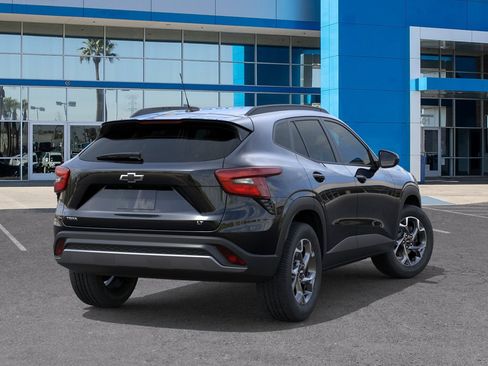 New 2026 Chevrolet Trax LT w/ Driver Confidence Package FWD image 4