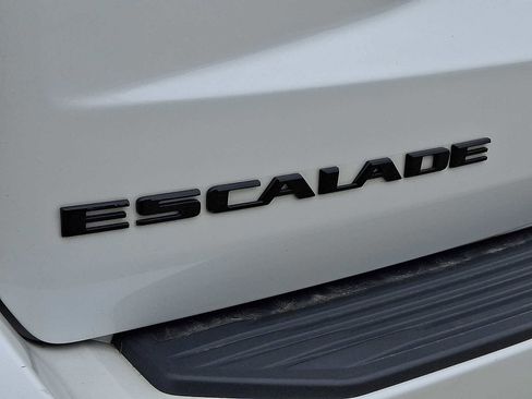 Used 2023 Cadillac Escalade ESV Premium Luxury AWD/4WD image 36