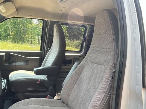 Used 2016 Chevrolet Express 3500 LT w/ LT Preferred Equipment Group RWD image 28