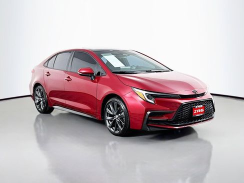 Used 2024 Toyota Corolla SE w/ SE Premium Package image 7