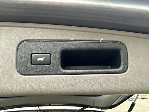 Used 2016 Honda Odyssey Touring Elite image 12