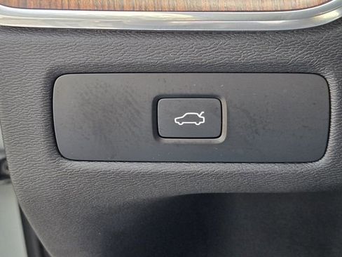 Certified 2024 Volvo XC60 B5 Plus w/ Protection Package Premier AWD/4WD image 29