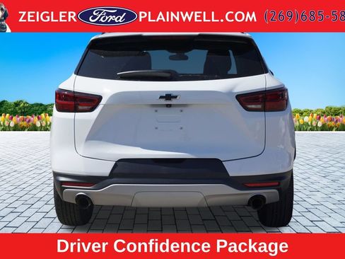 Used 2023 Chevrolet Blazer LT w/ Convenience Package FWD image 4