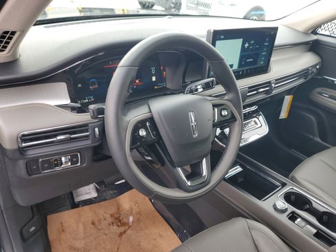 New 2026 Lincoln Corsair Premiere image 13