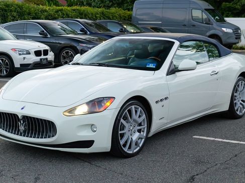 Used 2012 Maserati GranTurismo Convertible RWD image 3