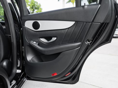 Used 2022 Mercedes-Benz GLC 300 image 37