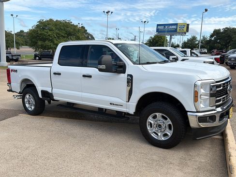 Used 2025 Ford F250 XLT w/ FX4 Off-Road Package AWD/4WD image 2