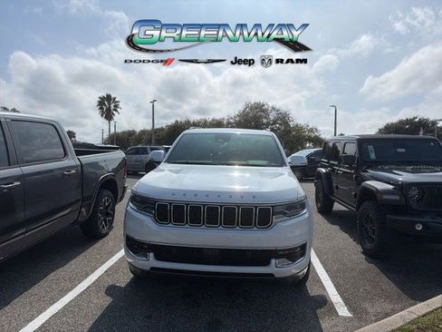 Used 2022 Jeep Wagoneer Series I w/ Premium Group I image 2