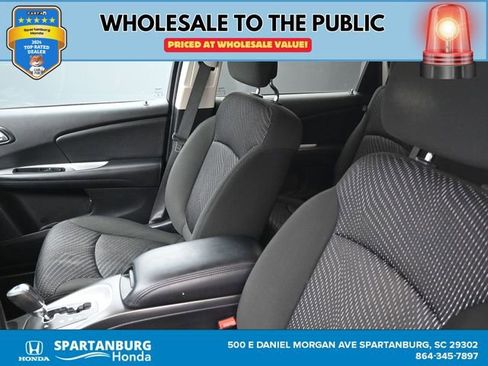 Used 2019 Dodge Journey SE image 21