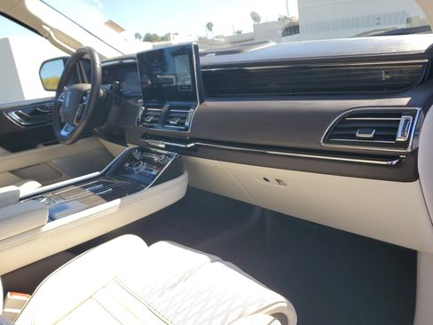 Used 2024 Lincoln Navigator Black Label image 19