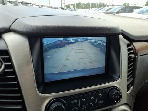 Used 2020 GMC Yukon XL Denali w/ Denali Premium Package image 23