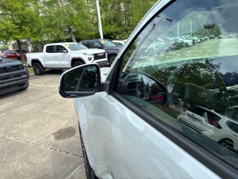 New 2026 Toyota 4Runner Limited AWD/4WD image 14