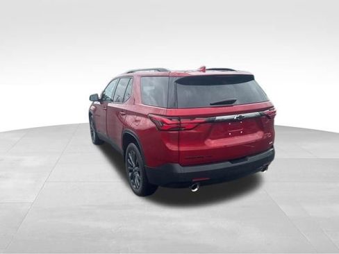 Used 2023 Chevrolet Traverse RS image 2