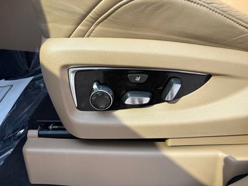 Used 2019 Cadillac Escalade Platinum AWD/4WD image 30