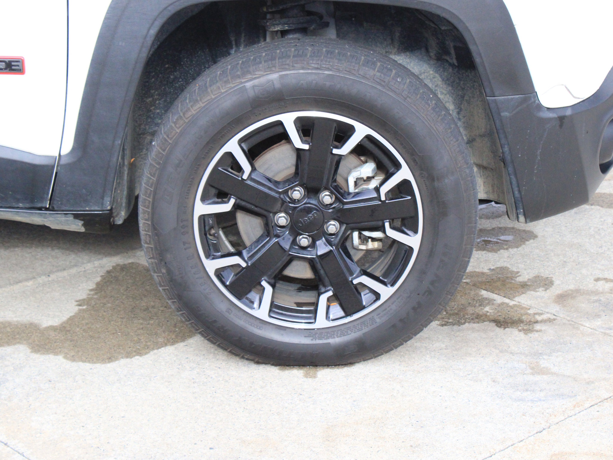 Used 2023 Jeep Renegade Trailhawk AWD/4WD image 11