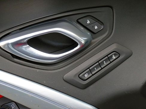 Used 2017 Chevrolet Camaro SS RWD image 21