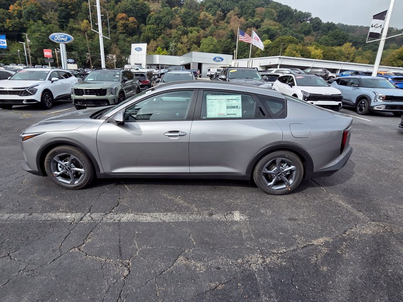 New 2026 Kia K4 FWD image 4