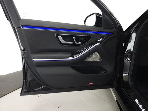 Used 2023 Mercedes-Benz S 580 4MATIC Sedan w/ AMG Line image 5