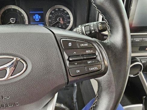 Used 2021 Hyundai Venue SEL FWD image 12