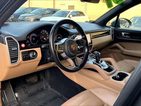 Used 2019 Porsche Cayenne image 18