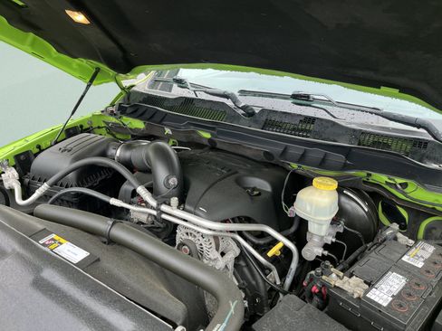 Used 2017 RAM 1500 Sport w/ Sublime Green Sport Package AWD/4WD image 9
