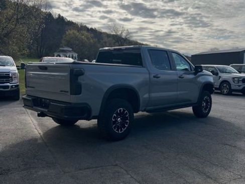 Used 2024 Chevrolet Silverado 1500 ZR2 w/ Technology Package AWD/4WD image 9