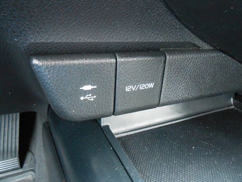 Used 2018 Toyota Camry SE w/ Moonroof Package image 15