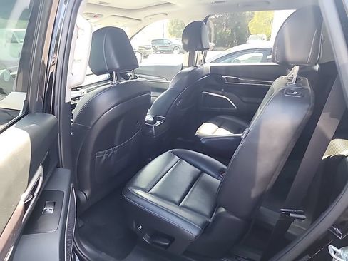 Used 2025 Kia Telluride S AWD/4WD image 12