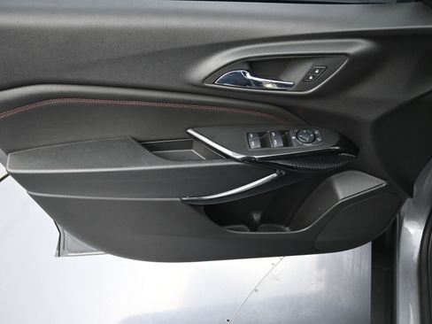 Used 2025 Chevrolet Trax RS w/ Driver Confidence Package image 21