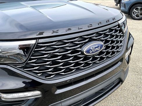 Used 2024 Ford Explorer ST-Line w/ Class IV Trailer Tow Package AWD/4WD image 32