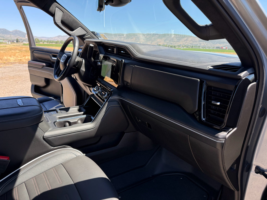 Used 2025 GMC Sierra 2500 AT4X AWD/4WD image 37