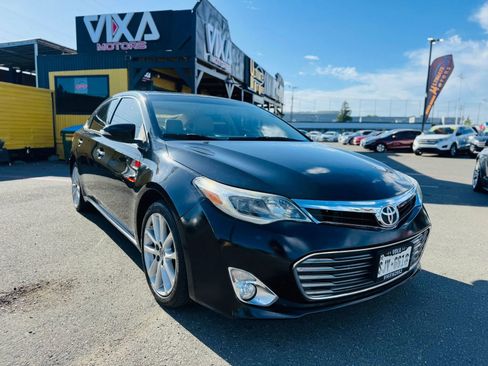 Used 2013 Toyota Avalon XLE Touring FWD image 3