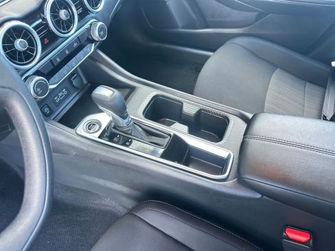 Used 2025 Nissan Sentra SV image 41