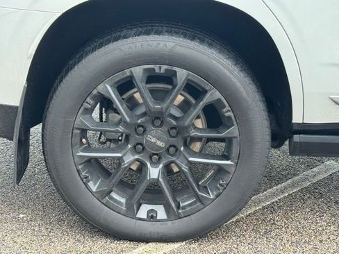 Used 2023 GMC Yukon Denali image 16