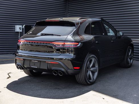 Certified 2026 Porsche Macan AWD/4WD image 9