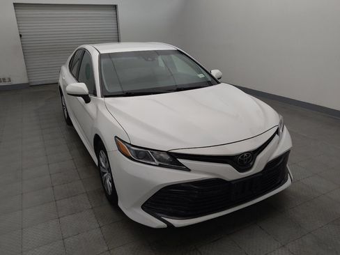 Used 2018 Toyota Camry FWD image 14