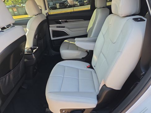 Used 2020 Kia Telluride SX w/ Towing Package FWD image 9