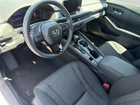 Used 2023 Honda Accord EX image 10