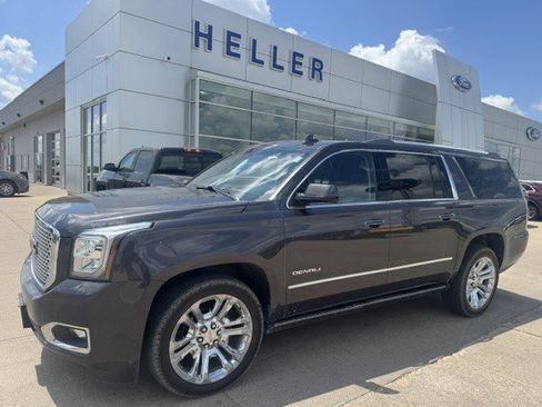 Used 2017 GMC Yukon XL Denali w/ Open Road Package AWD/4WD image 3