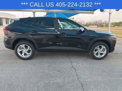 New 2026 Chevrolet Trax LS image 7