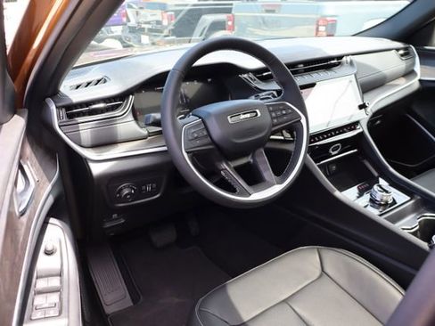 New 2026 Jeep Grand Cherokee Limited AWD/4WD image 17