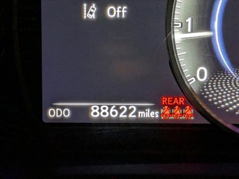 Used 2021 Lexus UX 200 image 12