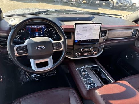 Used 2023 Ford Expedition Limited image 10