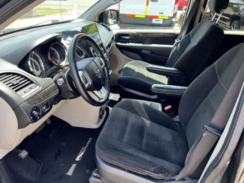 Used 2016 Dodge Grand Caravan SE w/ Quick Order Package 29E SE image 9