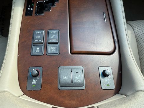 Used 2011 Lexus LS 460 Luxury image 16